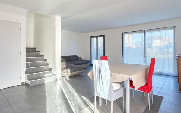 Maison à vendre    4 pièces • 86 m2 Sainte-Tulle