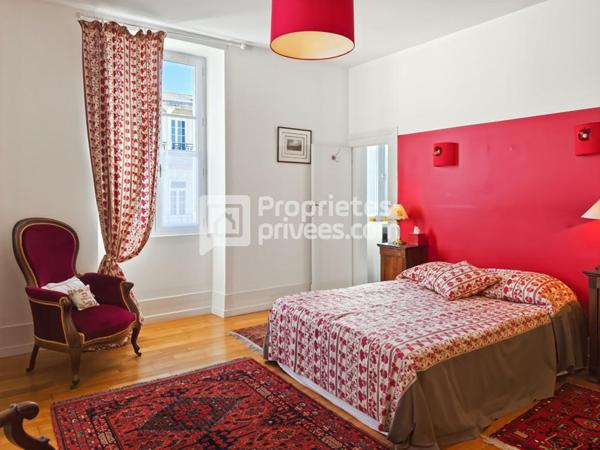 Superbe maison bourgeoise, en parfait état, double séjour, 4/5 chambres, jardin, garage