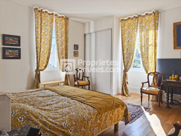 Superbe maison bourgeoise, en parfait état, double séjour, 4/5 chambres, jardin, garage