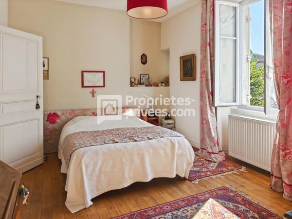 Superbe maison bourgeoise, en parfait état, double séjour, 4/5 chambres, jardin, garage