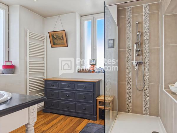 Superbe maison bourgeoise, en parfait état, double séjour, 4/5 chambres, jardin, garage