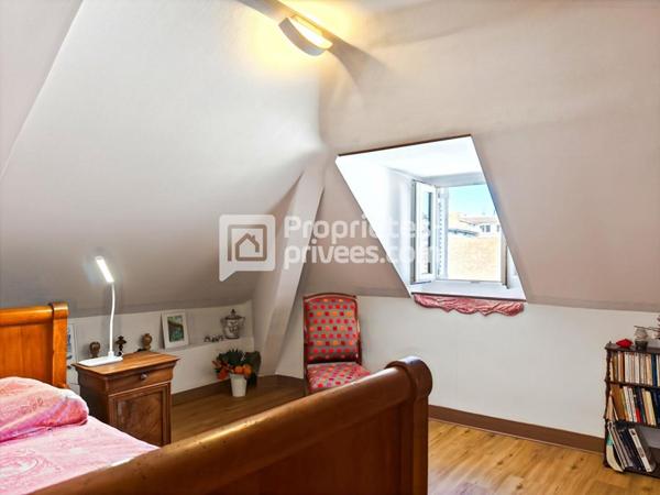 Superbe maison bourgeoise, en parfait état, double séjour, 4/5 chambres, jardin, garage