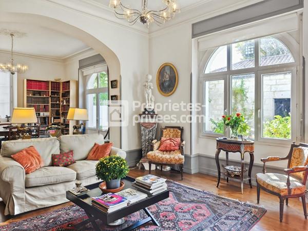 Superbe maison bourgeoise, en parfait état, double séjour, 4/5 chambres, jardin, garage