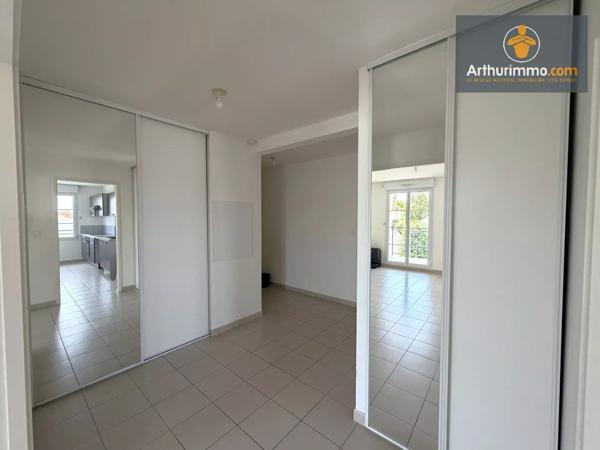 Location                                                      Appartement
                        
                     4 pièces                      94 m2                     à Compiègne