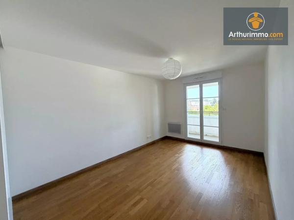 Location                                                      Appartement
                        
                     4 pièces                      94 m2                     à Compiègne