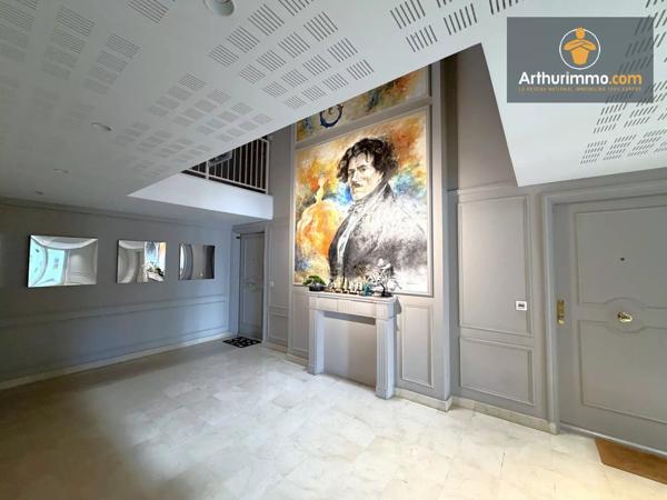 Location                                                      Appartement
                        
                     4 pièces                      94 m2                     à Compiègne