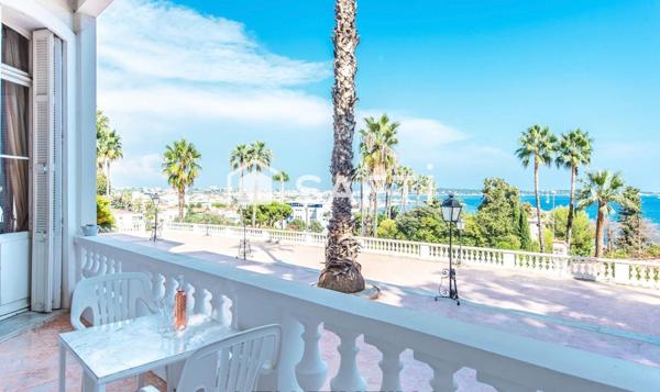 Appartement 6 pièces dans Château vue mer