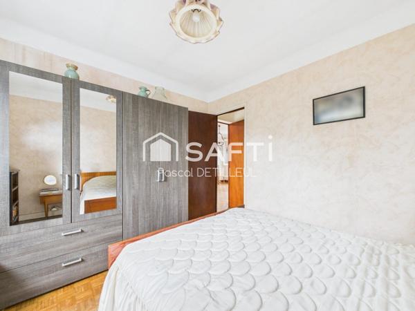 GARCHES – Maison 4 pièces 2 chambres 65m2 environ  A rénover