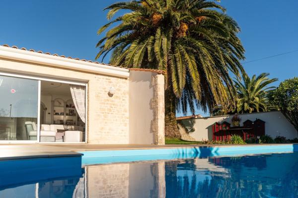 Villa avec piscine chauffée - à 4 km de l'Océan - St-Pierre-d'Oléron