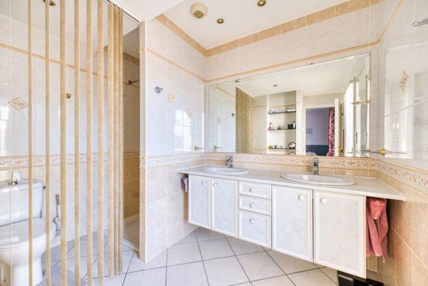 Villa avec piscine chauffée - à 4 km de l'Océan - St-Pierre-d'Oléron