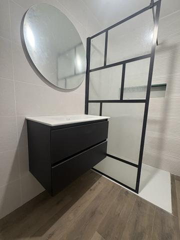 Maison spacieuse à vendre à Saintes - 5 chambres, piscine et jardin !