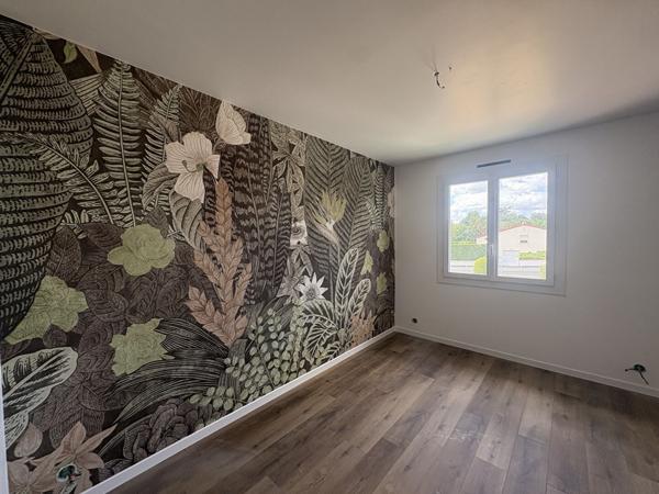 Maison spacieuse à vendre à Saintes - 5 chambres, piscine et jardin !