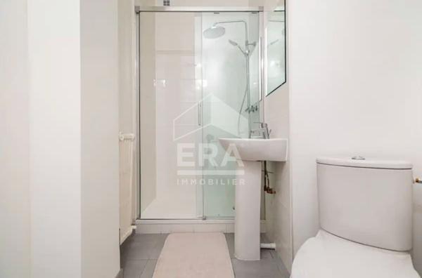 2-room apartment for rent, 40 m2, Paris 16th, ideal location.