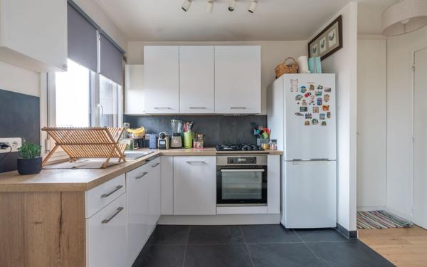 Appartement à vendre    1 pièce • 28 m2 Saint-Maur-des-Fossés