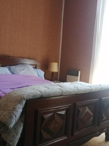 Maison de village au centre proche commerces.