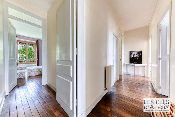 Appartement T4 de caractère à deux pas du Parc de la Tête d’Or