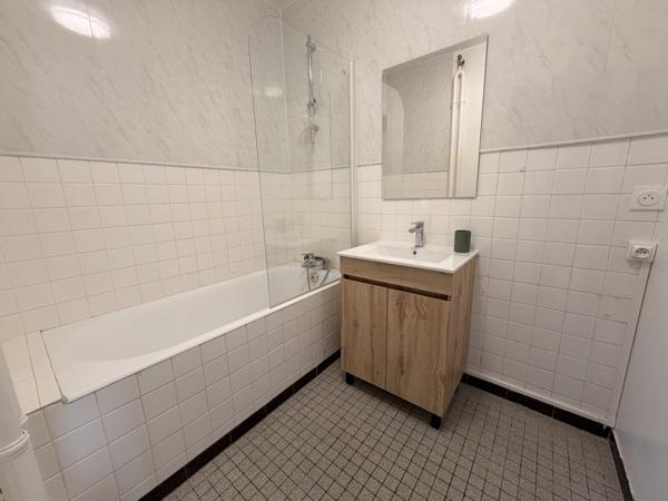 Appartement à louer 530 € CC La Châtre 2 p 47 m² DPE E