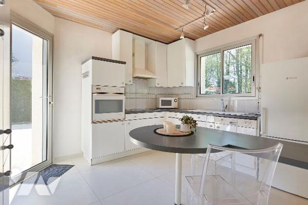 SAUTRON - MAISON AVEC PISCINE - SECTEUR RESIDENTIEL  BEAUSOLEIL CENS