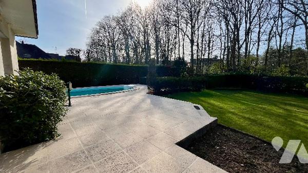 SAUTRON - MAISON AVEC PISCINE - SECTEUR RESIDENTIEL  BEAUSOLEIL CENS