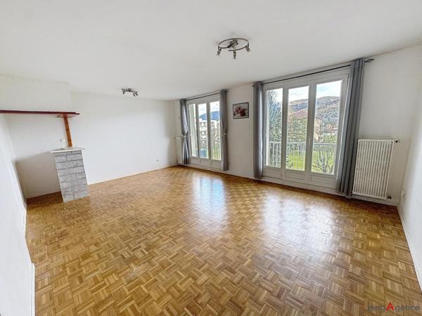Appartement à LE PONT-DE-CLAIX, 38800 - 4 pièces 84m²