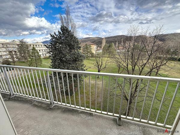 Appartement à LE PONT-DE-CLAIX, 38800 - 4 pièces 84m²