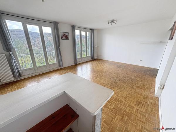 Appartement à LE PONT-DE-CLAIX, 38800 - 4 pièces 84m²