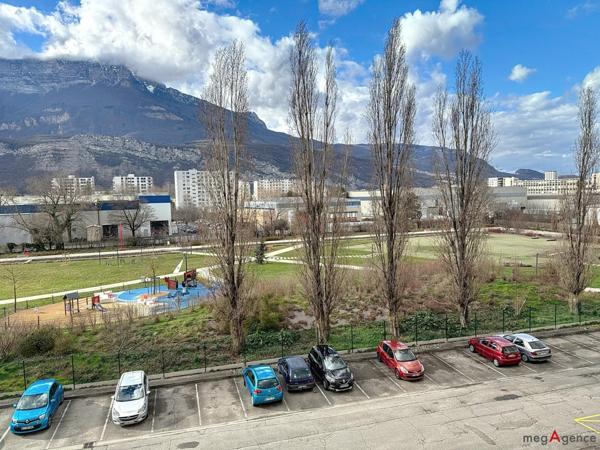 Appartement à LE PONT-DE-CLAIX, 38800 - 4 pièces 84m²