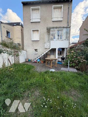 Maison de ville - Quartier Velpeaux - Tours
90 m², Terrain 122 m², 4 niveaux

En plein coeur...