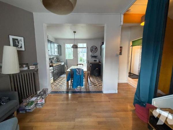 Maison de ville - Quartier Velpeaux - Tours
90 m², Terrain 122 m², 4 niveaux

En plein coeur...