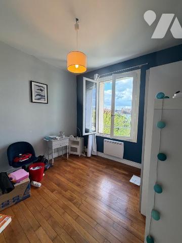 Maison de ville - Quartier Velpeaux - Tours
90 m², Terrain 122 m², 4 niveaux

En plein coeur...