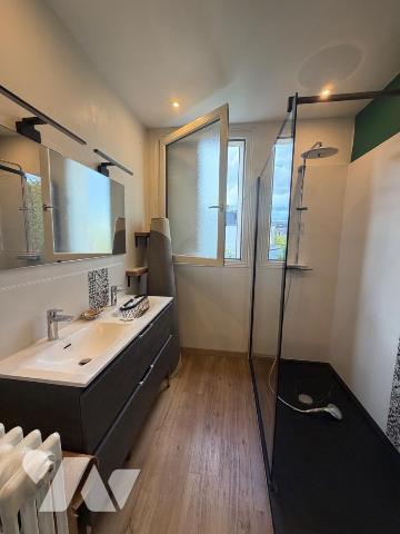 Maison de ville - Quartier Velpeaux - Tours
90 m², Terrain 122 m², 4 niveaux

En plein coeur...