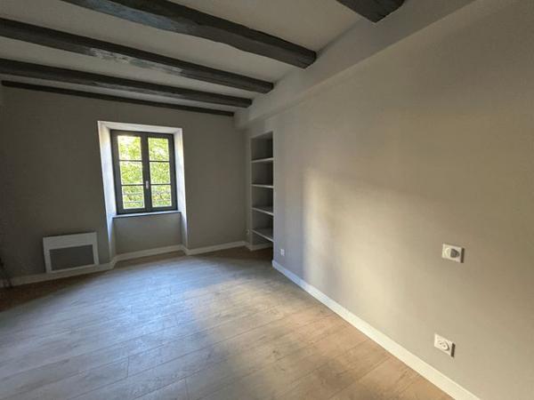 Location Appartement 4 pièces 69.7 m² - RUE SAINT PIERRE ET PLACE GENERAL DE GAULLE Saint-brieuc 22000
