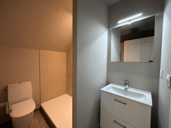 Location Appartement 4 pièces 69.7 m² - RUE SAINT PIERRE ET PLACE GENERAL DE GAULLE Saint-brieuc 22000