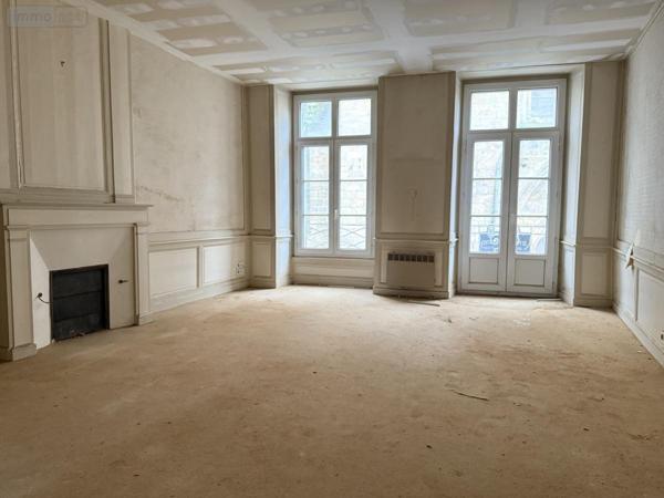 Immeuble à vendre à Guingamp dans les Côtes-d'Armor (22200), ref : 22064-1276