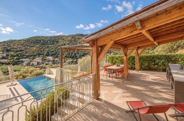 Villa de charme avec vue mer – Miomo, La Corniche