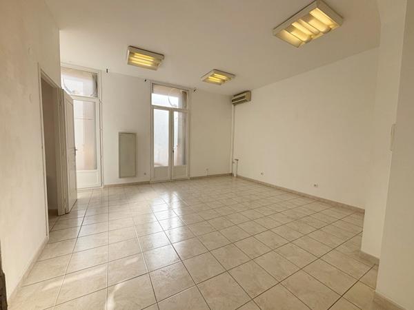 Hyères hyper centre-ville - Appartement à usage professionnel - 50m2