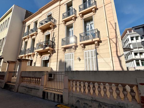 Hyères hyper centre-ville - Appartement à usage professionnel - 50m2