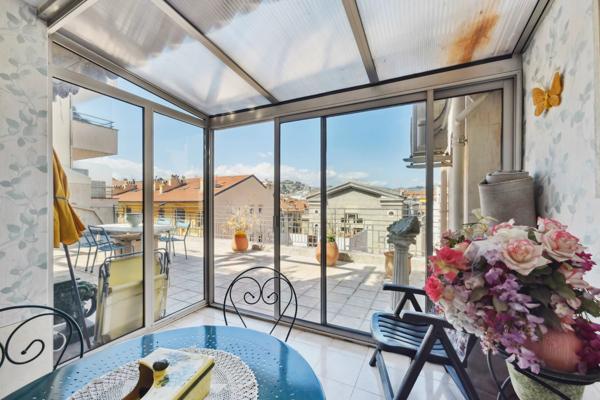 Appartement de standing avec terrasse