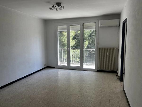 Location                                                      Appartement
                        
                     3 pièces                      53 m2                     à Montpellier