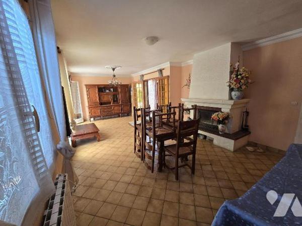 Maison à vendre à Nogent-le-Rotrou (28400) en Eure-et-Loir (28)

Située à Nogent-le-Rotrou, q...