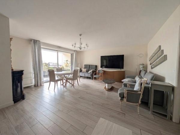 EXCLUSIVITÉ – SAINT-MAUR – ADAMVILLE – 4 PIÈCES – 3 CHAMBRES – BALCON, TERRASSE, BOX ET CAVE