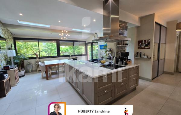 Livry Gargan, secteur Jacob grande maison de 220 m2 idéal artisan ou profession libérale