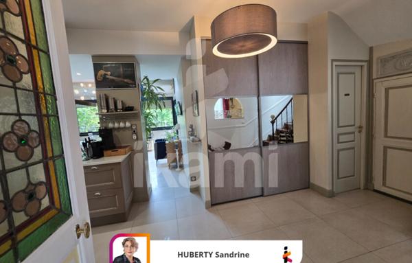 Livry Gargan, secteur Jacob grande maison de 220 m2 idéal artisan ou profession libérale