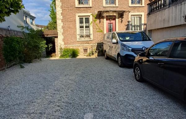 Livry Gargan, secteur Jacob grande maison de 220 m2 idéal artisan ou profession libérale