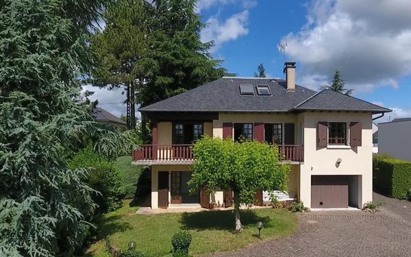 Vente                                                      Maison
                        
                     4 pièces                      147 m2                     à Onet-le-Château
