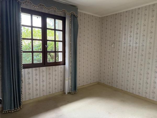 Vente                                                      Maison
                        
                     4 pièces                      147 m2                     à Onet-le-Château