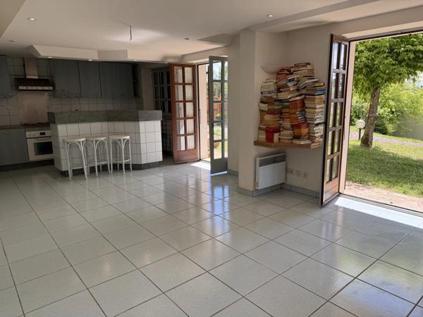 Vente                                                      Maison
                        
                     4 pièces                      147 m2                     à Onet-le-Château