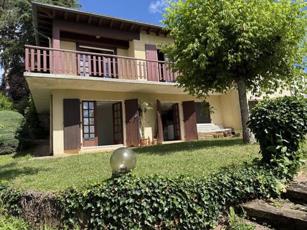 Vente                                                      Maison
                        
                     4 pièces                      147 m2                     à Onet-le-Château