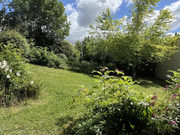 Vente                                                      Maison
                        
                     4 pièces                      147 m2                     à Onet-le-Château