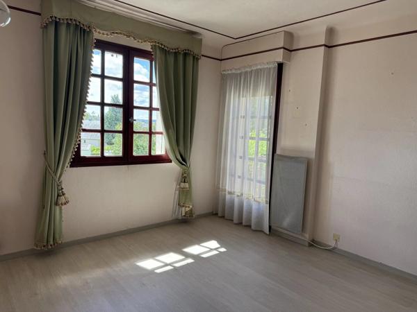Vente                                                      Maison
                        
                     4 pièces                      147 m2                     à Onet-le-Château